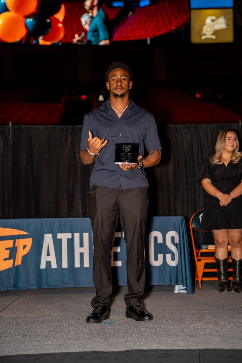 UTEP Football (@utepfb) on Twitter photo ๐๐๐๐'๐ ๐๐๐ ๐๐๐๐๐๐๐ ๐๐
๐๐๐ ๐๐๐๐! Congratulations to Kenny Odom for winning Male Athlete of the Year at the Golden Pick Awards!
#PicksUp | #GoldenPickAwards
<a href="/Kvnny3/">Kenneth_Odom</a> <a href="/UTEPAthletics/">UTEP Miners</a> ๐๐๐๐'๐ ๐๐๐ ๐๐๐๐๐๐๐ ๐๐
๐๐๐ ๐๐๐๐! Congratulations to Kenny Odom for winning Male Athlete of the Year at the Golden Pick Awards!
#PicksUp | #GoldenPickAwards
<a href="/Kvnny3/">Kenneth_Odom</a> <a href="/UTEPAthletics/">UTEP Miners</a>