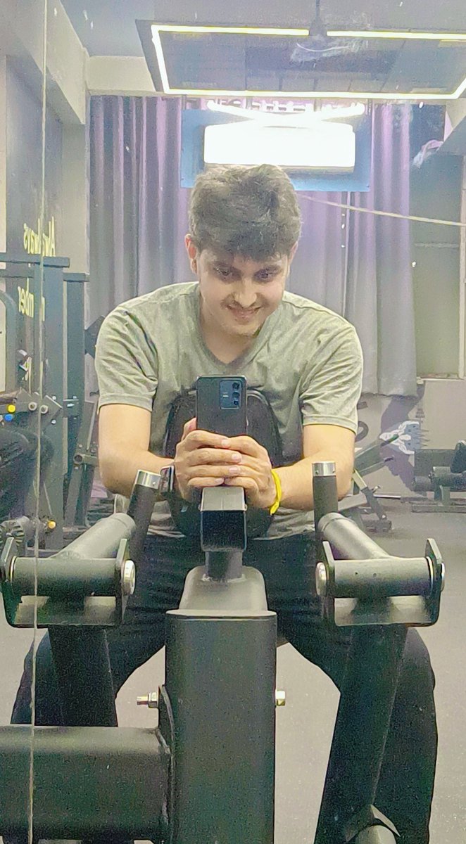 rishabhdatt's tweet photo. New space, new mindset. 10th day in the gym, finally stepping out of my comfort zone - here’s to showing up. Wish me luck!
#FirstGymPicture #WorkoutModeOn #GymLife #GymMotivation https://t.co/spSkNG7Mxj