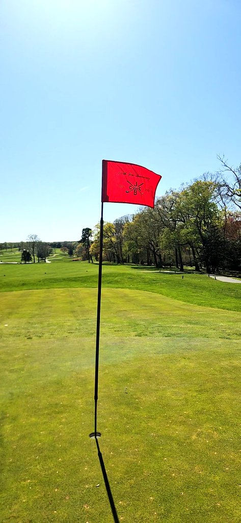 neptunegolfteam's tweet photo. Our team loves the new 100 Year Anniversary flags @jumpingbrookcc !! Neptune is proud its long & amazing golf history with Jumping Brook! #getyourkidsgolfing #flierpride #tunesquad https://t.co/O1o9FGv9rS
