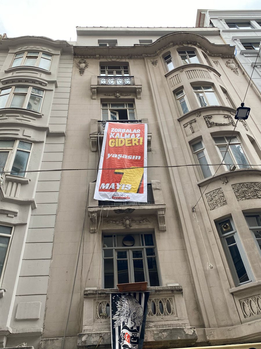 CMOistanbul's tweet photo. Biz Kazanacağız!  

#1Mayıs’ta Hep Beraber Kadıköy’deyiz.  

Toplanma: 10.30 Tıbbiye Caddesi  

#Yasasın1Mayıs https://t.co/msa0kAT5eL