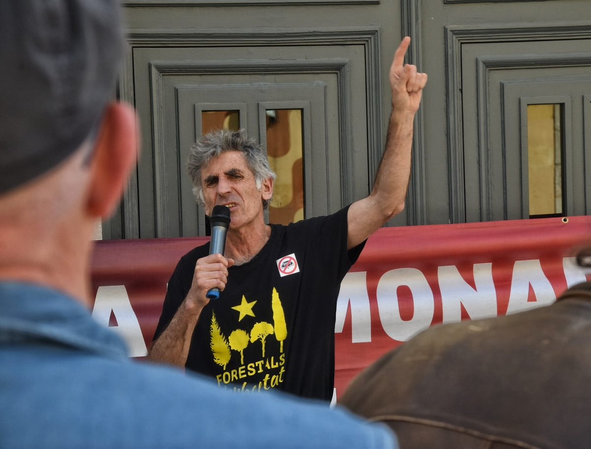 Finalment l'acte de la Fundación Princesa de Girona no s'ha fet però no hem desconvocat la concentració.