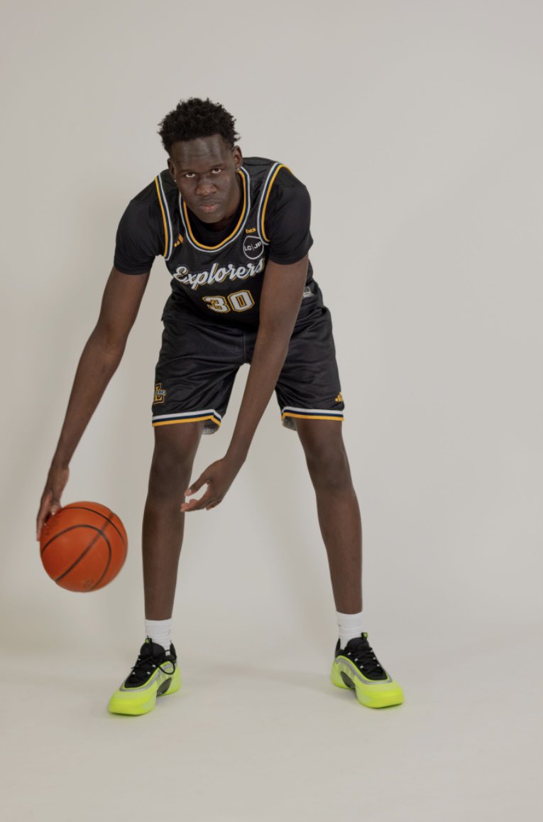 After a great official visit, blessed to receive an offer from LaSalle 🙏🏿