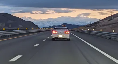 Azusickle2's tweet image. Funny Nissan spotted in the middle of nowhere👀