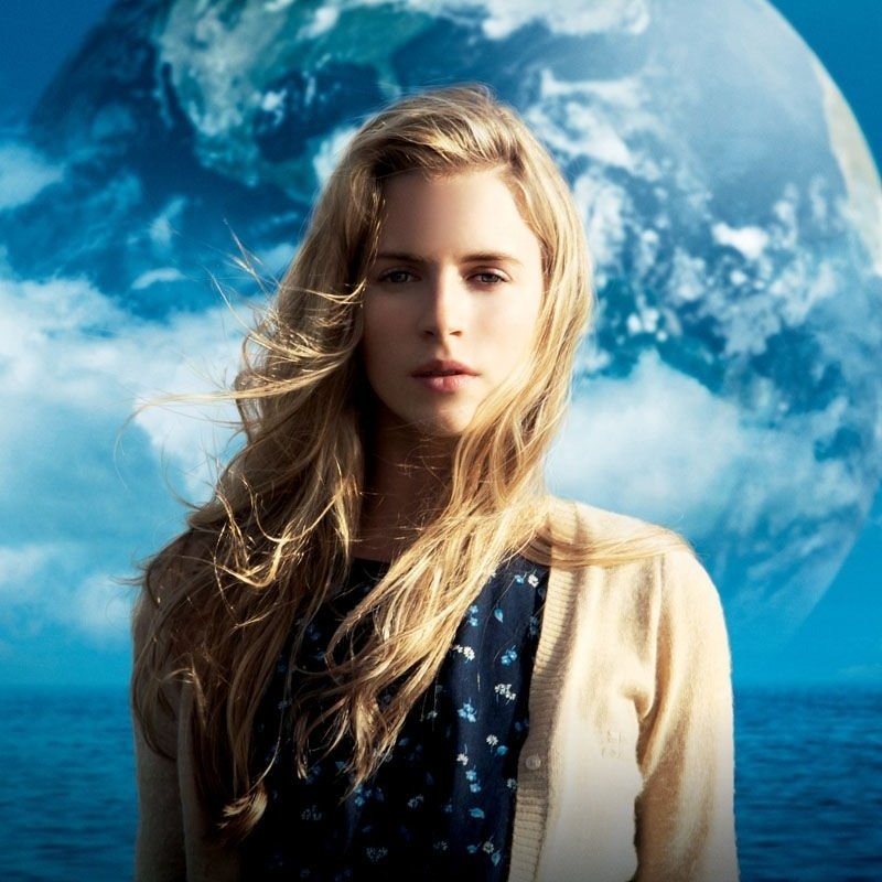 나타샤 리온이 브릿 말링(어나더 어스)과 함께 각본을 쓴 ‘언캐니 밸리’로 장편 감독 데뷔할 예정이며, 두 사람 모두 출연할 예정입니다. 이...