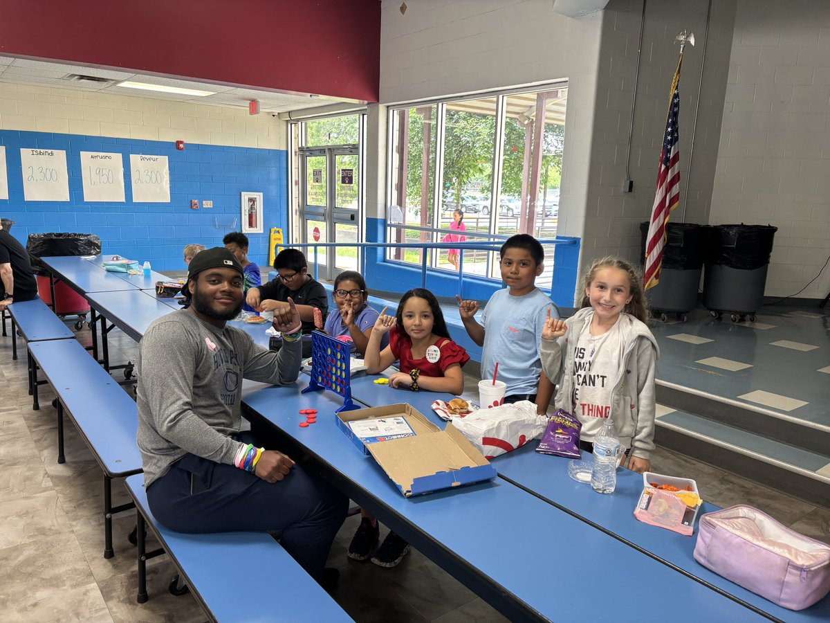 Howard Payne University Football (@hpufootball) on Twitter photo Thank you to Coggin Elementary for allowing us to spend April serving our community and connecting with future Yellow Jackets! #STINGEM Thank you to Coggin Elementary for allowing us to spend April serving our community and connecting with future Yellow Jackets! #STINGEM