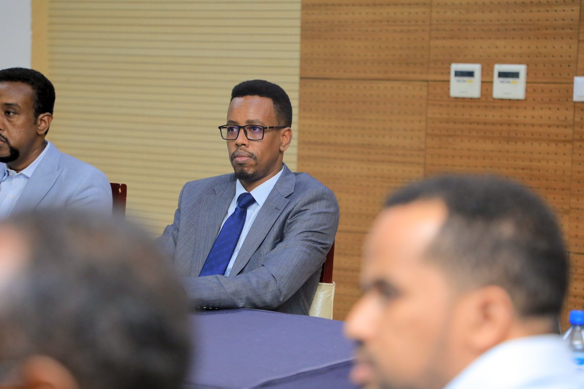 NIRASomalia's tweet photo. 3/3
On the second day, a team from the UNDP Chief Digital Office delivered an insightful presentation on data safeguarding and Digital Public Infrastructure (DPI).

NIRA thanks @UNDPSomalia for supporting this timely initiative. https://t.co/uYJSqKOwGm