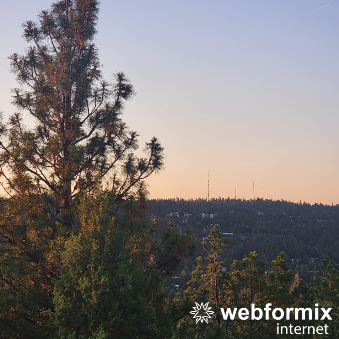 webformix_wisp's tweet image. Our equipment on Awbrey Butte is so Butte-iful during the sunset! A view like this could get a GREAT internet connection with Webformix Internet. Do you have a view of Awbrey Butte that looks like this? Let us know!