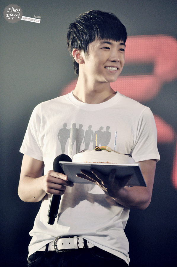 생일 축하해 
많은 생일을 보냈지만
매번 더 더 행복하게 보내길 바래 

#HappyWooDay
#핫티의봄장우영생일축하해