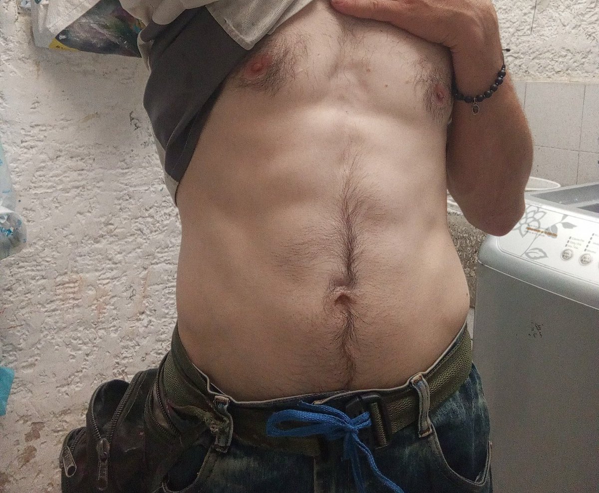 pedror420's tweet photo. ¡Buen día!

¡He querido entrar al GYM para verme más marcado! 🏋️

¿Quién me patrocina unas camisetas para que se me noten los abdominales! 🤜🤛

Quedo atento en el DM para que negogicemos🫣😏 https://t.co/DOzgrnd28f