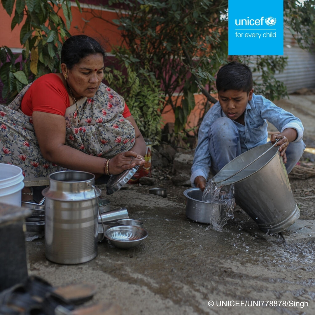 UNICEFIndia's tweet photo. 14-year-old Sanskar from Dharashiv, Maharashtra, helps with household chores—challenging gender norms at home.
Through the UNGEI-UNICEF Gender Transformative Programme, youth are learning to question stereotypes and create equal futures.
#RealBraveChange #EndGenderStereotypes https://t.co/eBM6S8x3Xt