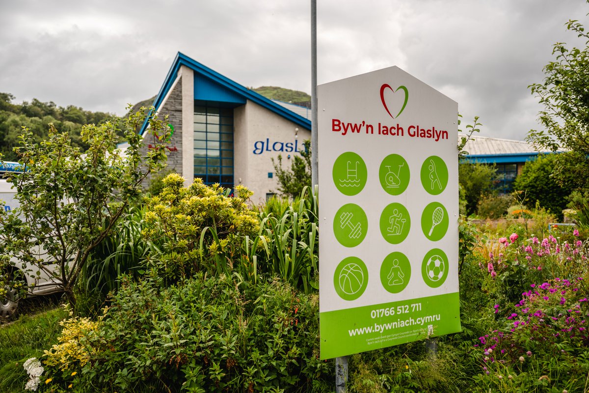 Mae CAE 3G 7 bob ochr NEWYDD SBON yn dod yn fuan i Byw'n Iach Glaslyn! ⚽🔥 Cadwch lygad allan - bydd mwy o wybodaeth yn cael ei rhannu’n fuan👀

 A BRAND NEW 3G 7-a-side PITCH is coming SOON to Byw'n Iach Glaslyn! ⚽🔥 Keep your eyes peeled - more information coming soon 👀