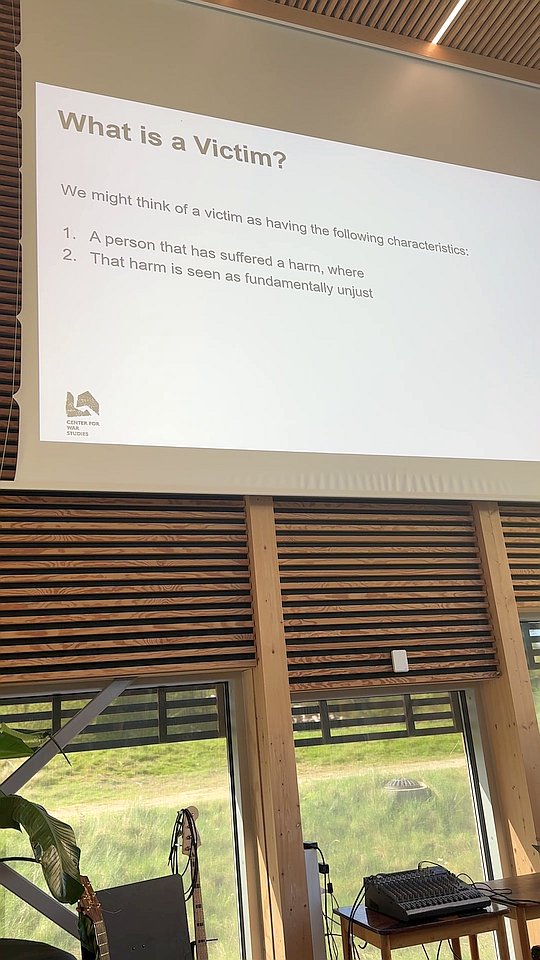 Was up in #Helsingør for #forskningsdøgn, giving a presentation on the political uses of #victimhood - both the good and the bad - at the International People's College.

Many thanks to those who came out on a sunny Sunday to listen and ask some challenging questions!
