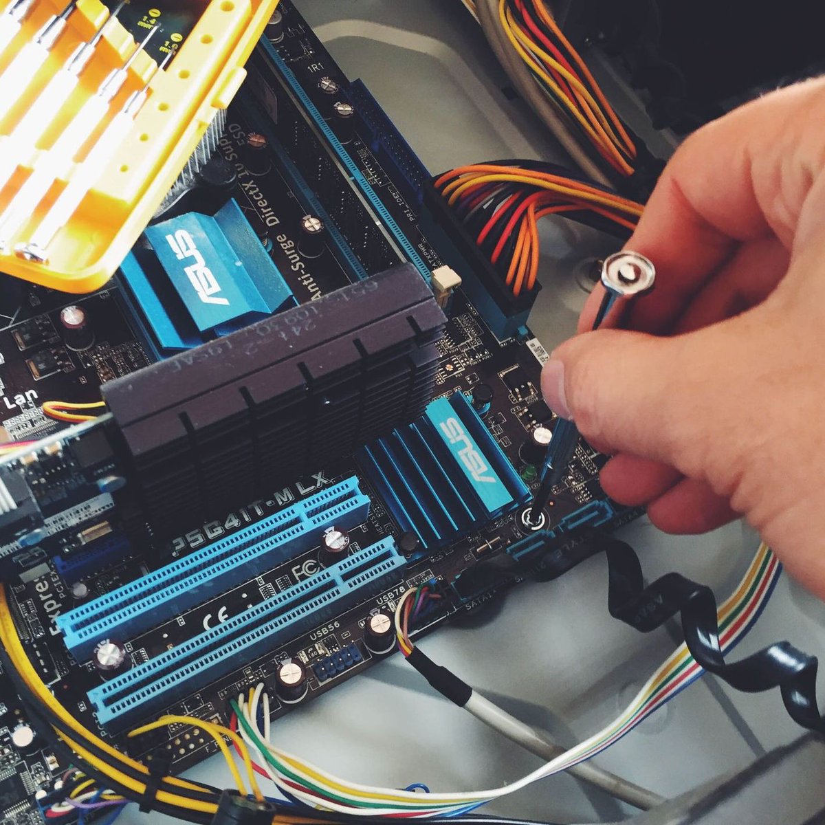 extra_llc's tweet photo. Is your laptop slower than a sloth on vacation? Our computer repair services will make it faster than that email you regret sending. Slide into our DMs for help!
#ComputerRepairServices
https://t.co/lpvOb4N9UT https://t.co/J0DjnUKN9x
