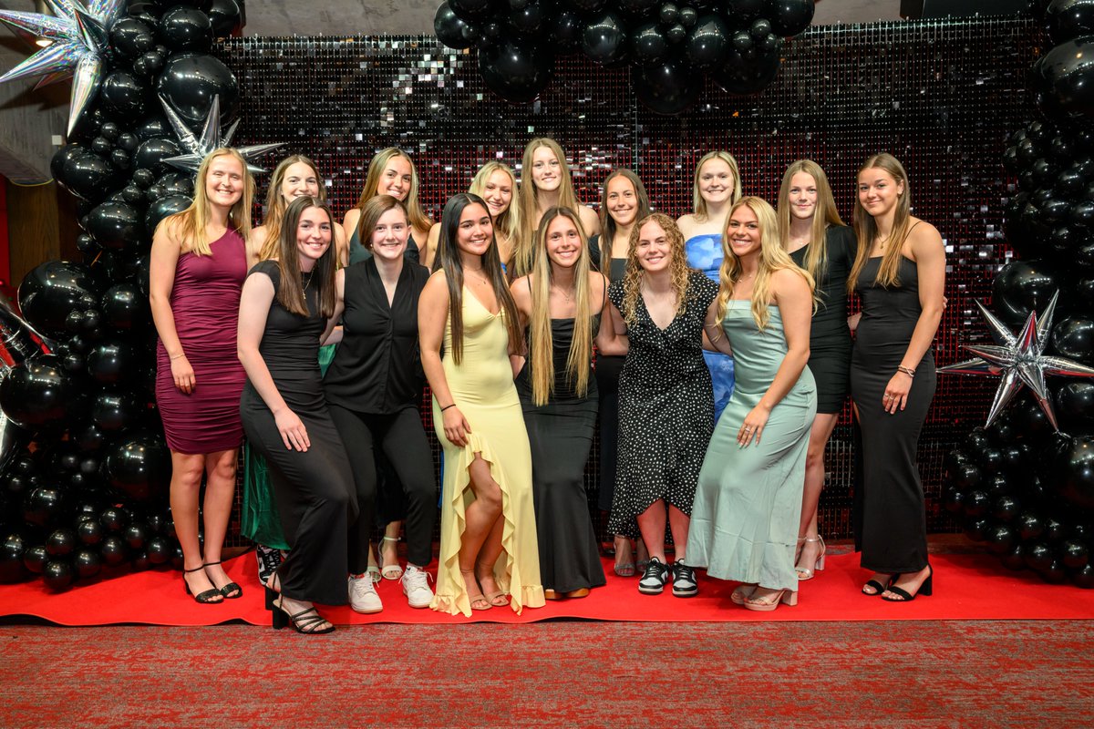 Red Carpet Check In 📸

🌪️⚽️🌪️