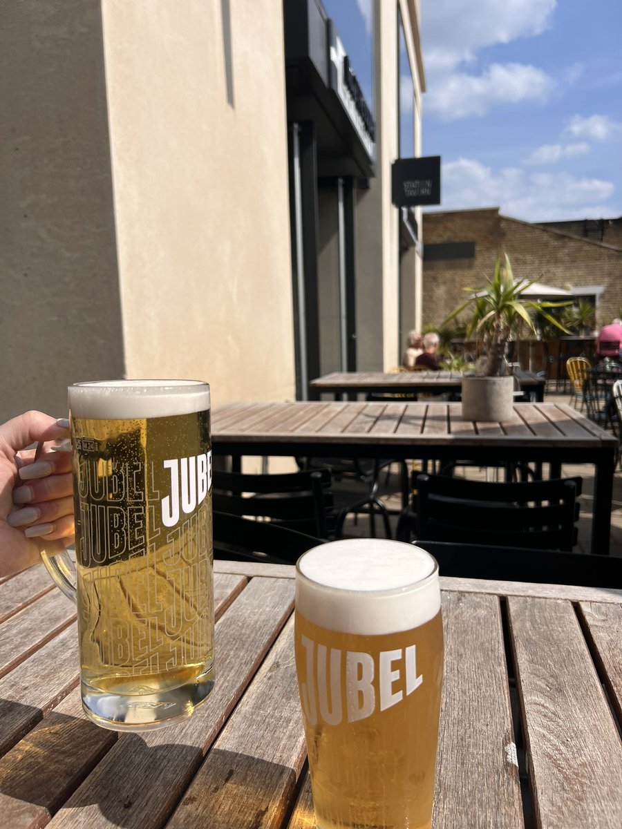Bank holiday weekend approaching and we have a treat for you 🍑 

Friday Saturday Sunday  we have a pop up Jubel bar outside !!!

Pop in to grab yourself a refreshing pint 🍺 

#jubel #cambridge #youngs #trainstation #bankholiday #sunshine #happy
