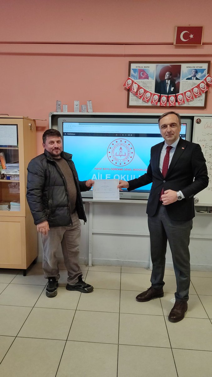 Hayrat İlçe Milli Eğitim Müdürlüğü (@hayratmem) on Twitter photo Halk Eğitimi Merkezimiz tarafından düzenlenen Aile Okulu Kursu sertifika töreni, İlçe Milli Eğitim Müdürümüz Sn. Mustafa DEMİRCİOĞLU’nun katılımıyla gerçekleştirildi.
#AileYılı #AileOkulu
<a href="/tcmeb/">Millî Eğitim Bakanlığı</a> <a href="/Yusuf__Tekin/">Yusuf Tekin</a> <a href="/Trabzon_MEM/">Trabzon İl Milli Eğitim Müdürlüğü</a> <a href="/hasan_uygun91/">hasan uygun</a> <a href="/mdemircioglu01/">Mustafa DEMİRCİOĞLU</a> <a href="/merGk38790467/">Ömer Gök</a> Halk Eğitimi Merkezimiz tarafından düzenlenen Aile Okulu Kursu sertifika töreni, İlçe Milli Eğitim Müdürümüz Sn. Mustafa DEMİRCİOĞLU’nun katılımıyla gerçekleştirildi.
#AileYılı #AileOkulu
<a href="/tcmeb/">Millî Eğitim Bakanlığı</a> <a href="/Yusuf__Tekin/">Yusuf Tekin</a> <a href="/Trabzon_MEM/">Trabzon İl Milli Eğitim Müdürlüğü</a> <a href="/hasan_uygun91/">hasan uygun</a> <a href="/mdemircioglu01/">Mustafa DEMİRCİOĞLU</a> <a href="/merGk38790467/">Ömer Gök</a>