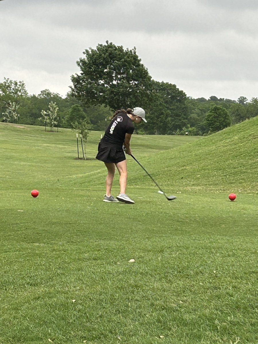 Dr_Chap_LISD's tweet photo. Great day following our @LISDPirates Lady Pirates Golfers at #UILState. @cclondonpirates @CoachSmith_A61 #LondonProud https://t.co/Mi3KUvrDjf