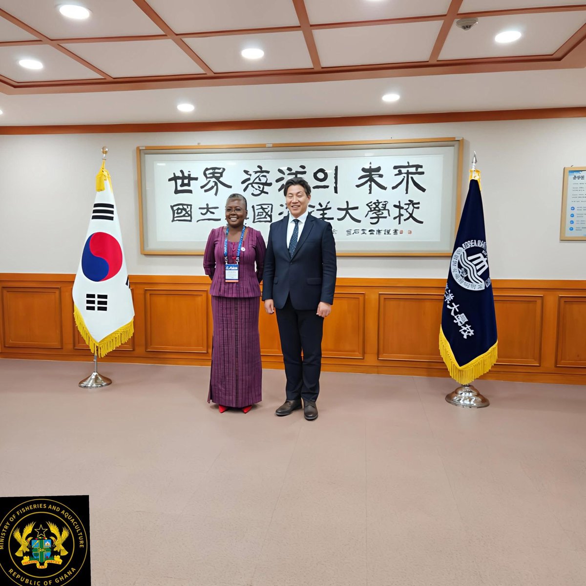 FisheriesCommHQ's tweet image. Hon. Emelia Arthur visited Korea Maritime and Ocean University for discussions on maritime innovation, education, and collaboration—strengthening Ghana-Korea ties in ocean governance.
#KMOU #MaritimeDevelopment #GhanaKoreaPartnership #BlueEconomy