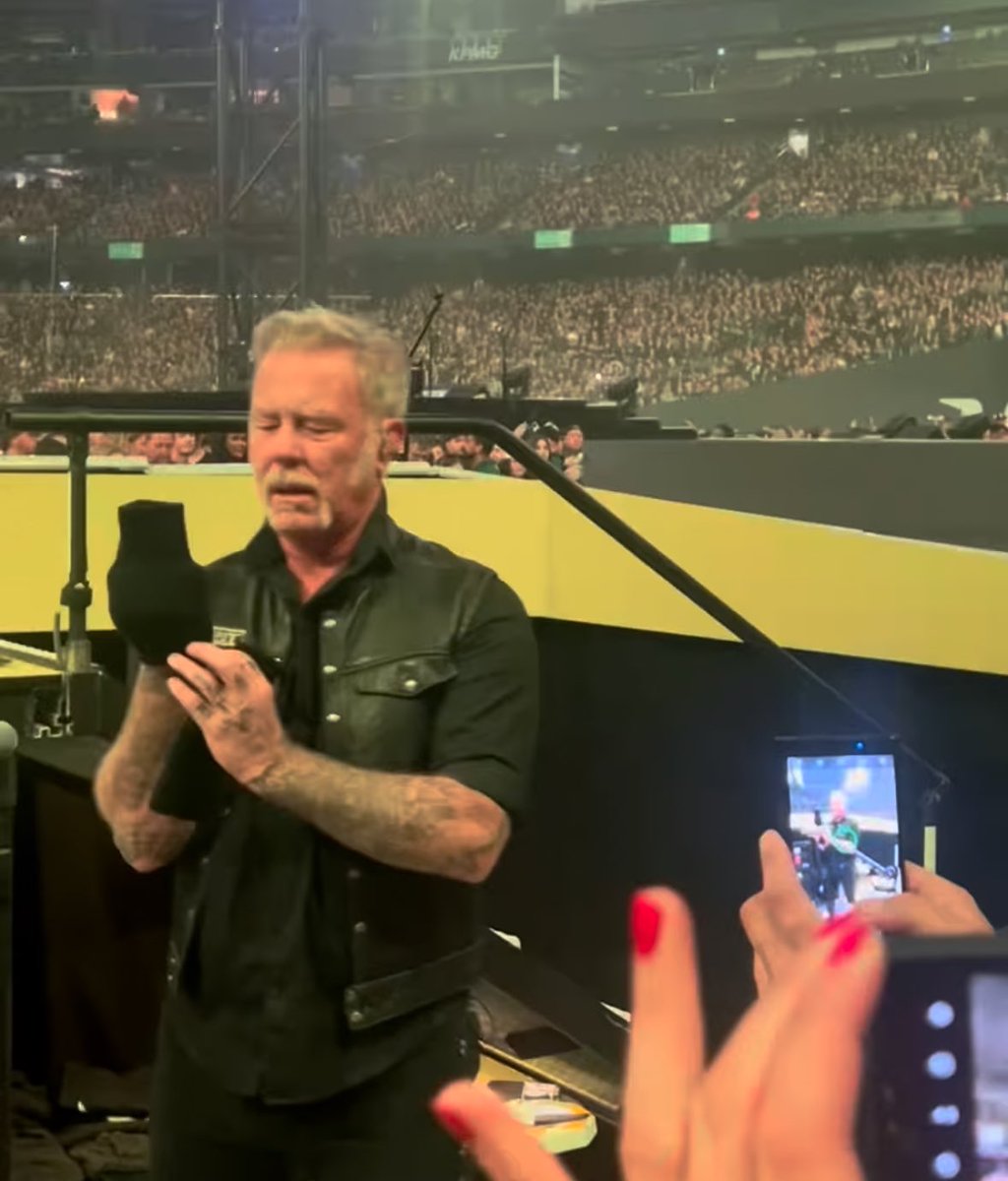 soph (certified jameshugger) tweet media