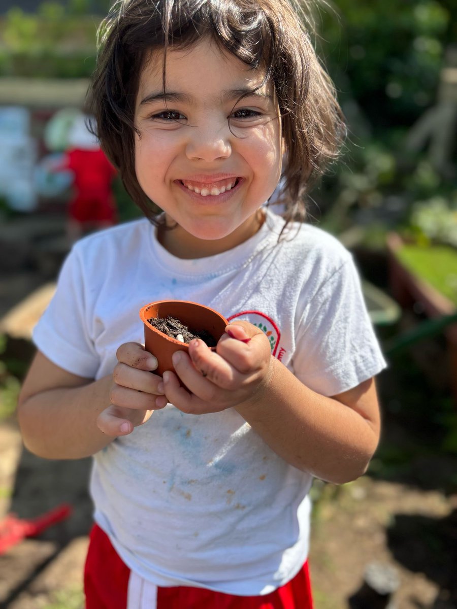 LEOforestschool's tweet image. Reception @CCIacademy have been spotting signs of spring at Forest School—blossoms, sunshine & new life! We’ve planted beans, peas & radishes and can’t wait to watch them grow!
#ForestSchool #SpringLearning #EYFS #OutdoorLearning 🌱☀️🌸