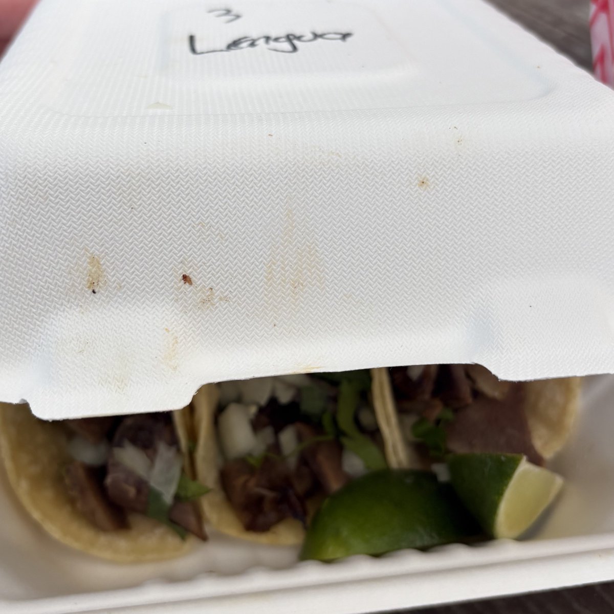 tres tacos de lengua