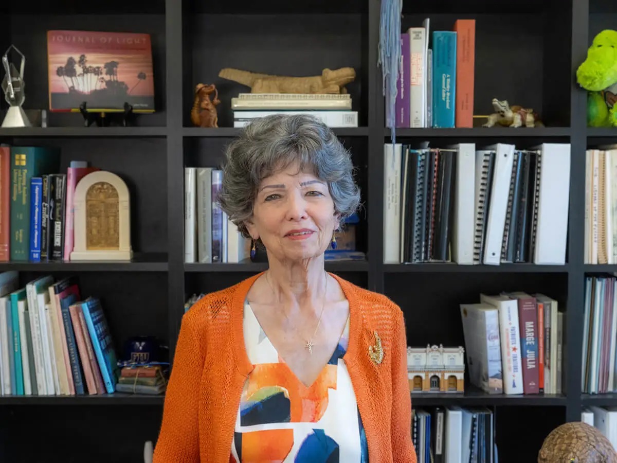 Dean #JudyRussell, who led <a href="/uflib/">UF Libraries</a> for 18 years, will soon check-out her last book. 

Learn about her career, the challenges ahead for research libraries, and advice for aspiring leaders. ow.ly/TmOB50VJLF7

#Librarianship #Leadership #LeadingARLLibraries #ARLupdates <a href="/UF/">FLORIDA</a>
