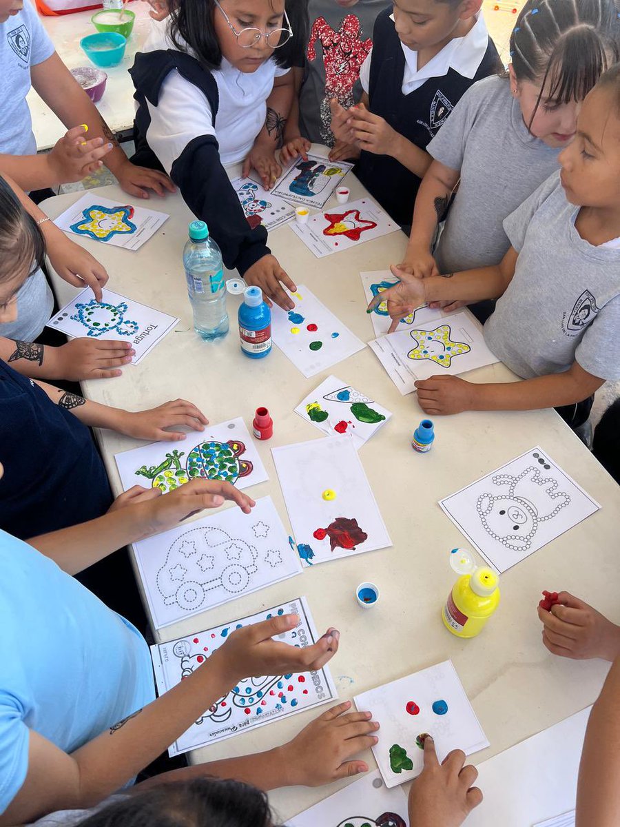 SalaLibroLibre's tweet photo. 📖🐝| La tarde de este lunes 28 de abril acudimos a la celebración del Día Mundial del Libro 2025 a la Primaria Manuela S. de Borja, en colaboración con la Biblioteca Pública Carmen Serdán del municipio de San Luis de la Paz 🫶🏻 https://t.co/u25Rw188dw