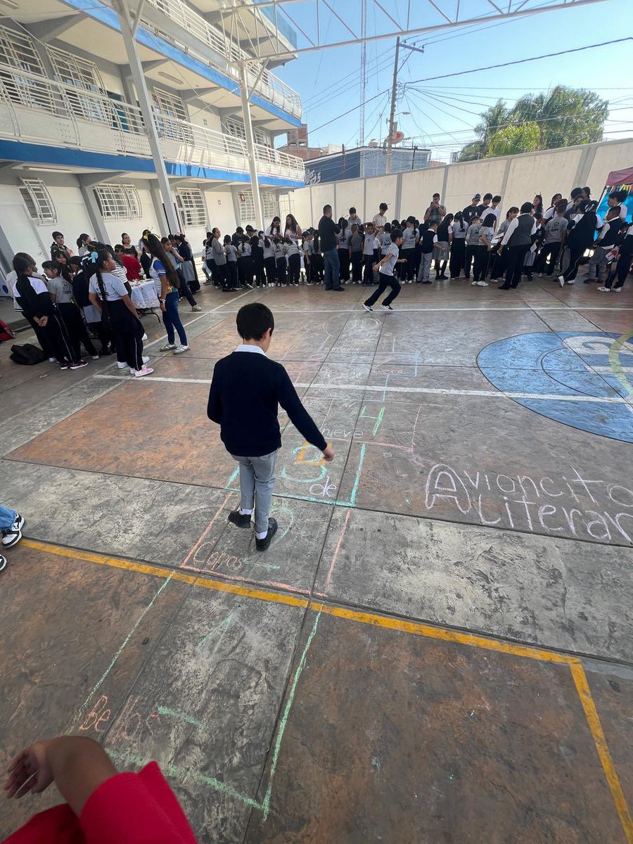 SalaLibroLibre's tweet photo. Fue una tarde increíble en compañía de los niños. ¡Juntos sigamos transformando nuestras comunidades a través de la lectura! https://t.co/PJphPvtF8I