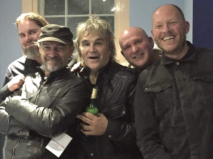 So sorry to hear the tragic news....what a lovely talented bloke xxxx #mikepeters
