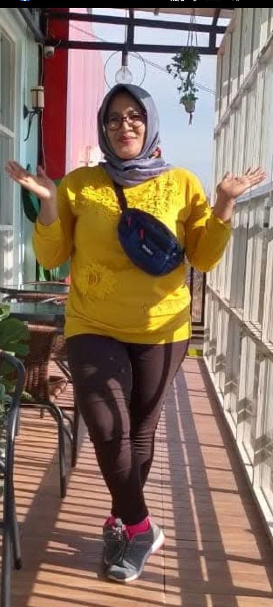 Ini orangnya ibu temanku