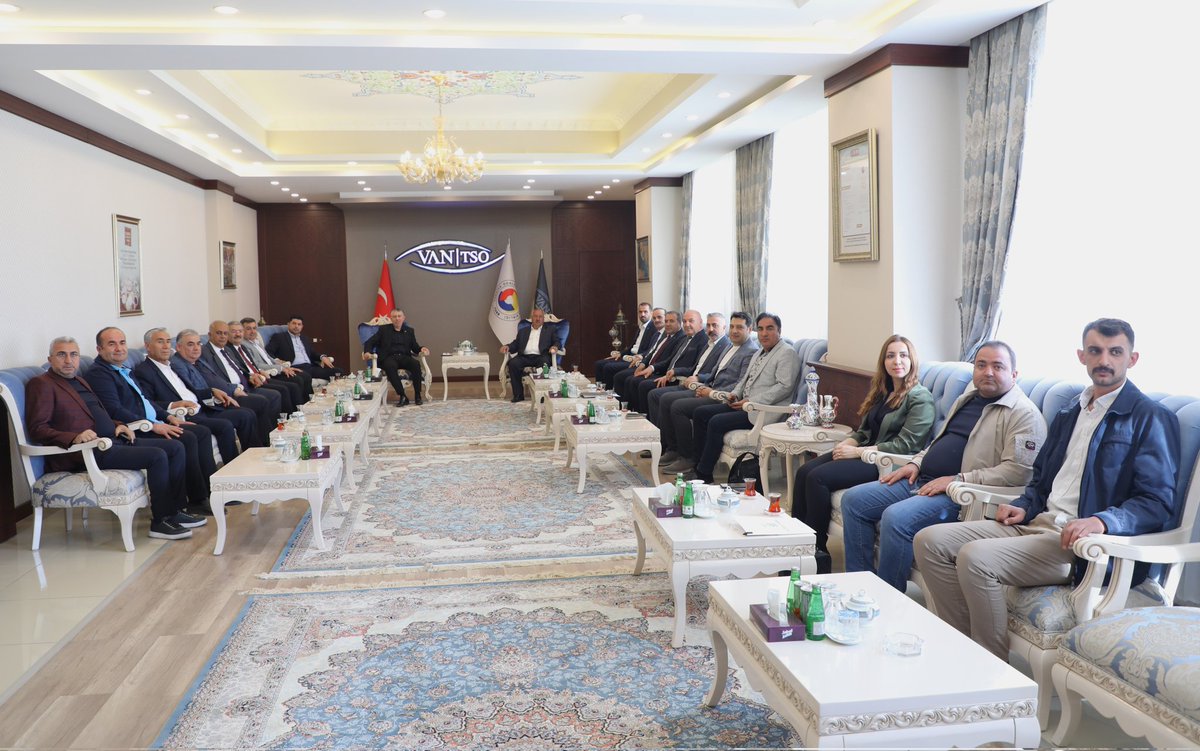Van İli "Oda/Borsa Müşterek Toplantısı" Odamız ev sahipliğinde gerçekleşti. Toplantıya; Odamız, Ticaret Borsası ile Erciş Ticaret ve Sanayi Odası'nın Yönetim Kurulu, Meclis ve Komite Üyeleri, TOBB Van Kadın ve Genç Girişimciler Kurulu katıldı.

<a href="/TOBBiletisim/">TOBB</a> <a href="/vanticborsa/">Van Ticaret Borsası</a>