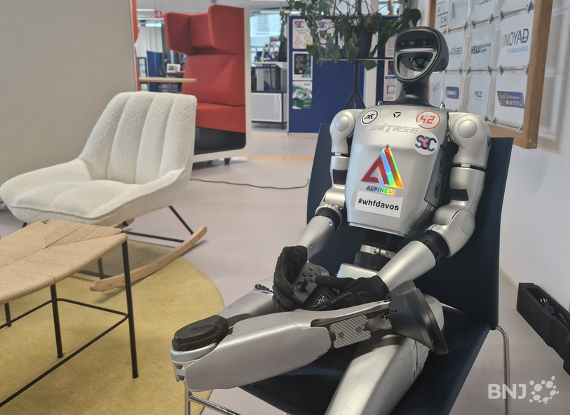 Switzerland Innovation (@swissinnova) on Twitter photo 🤖 In an interview with <a href="/radiortn/">Radio RTN</a>, Hakan Girgin, Innovation Manager at the Swiss Cobotics Competence Center (S3C) in <a href="/SIP_BielBienne/">SIP Biel/Bienne</a> explains why Bienne is the perfect hub for robotics.
The city just hosted Europe’s 1st <a href="/HumanoidEvent/">internationalhumanoidforum</a> 🚀
🔗Read more: linkedin.com/posts/switzerl… 🤖 In an interview with <a href="/radiortn/">Radio RTN</a>, Hakan Girgin, Innovation Manager at the Swiss Cobotics Competence Center (S3C) in <a href="/SIP_BielBienne/">SIP Biel/Bienne</a> explains why Bienne is the perfect hub for robotics.
The city just hosted Europe’s 1st <a href="/HumanoidEvent/">internationalhumanoidforum</a> 🚀
🔗Read more: linkedin.com/posts/switzerl…