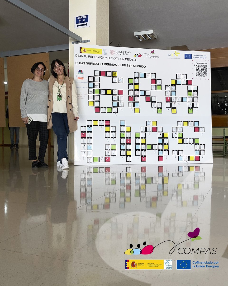 compasproyecto's tweet photo. ✏️ ¡Ha comenzado la #SemanaDeLaCompasión en la @EducacionUm de la @UMU! 💚 En #ProyectoCompas arrancamos con un emotivo mural memorial lleno de reflexiones y agradecimientos para quienes ya no están con nosotros✨ Os esperamos esta semana para que dejéis todos vuestros mensajes✨ https://t.co/L4swMhzbvk