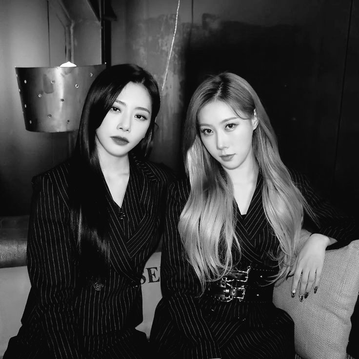 「αnnıe • 𓆩𔘓𓆪 (@annieisback_) on Twitter photo 