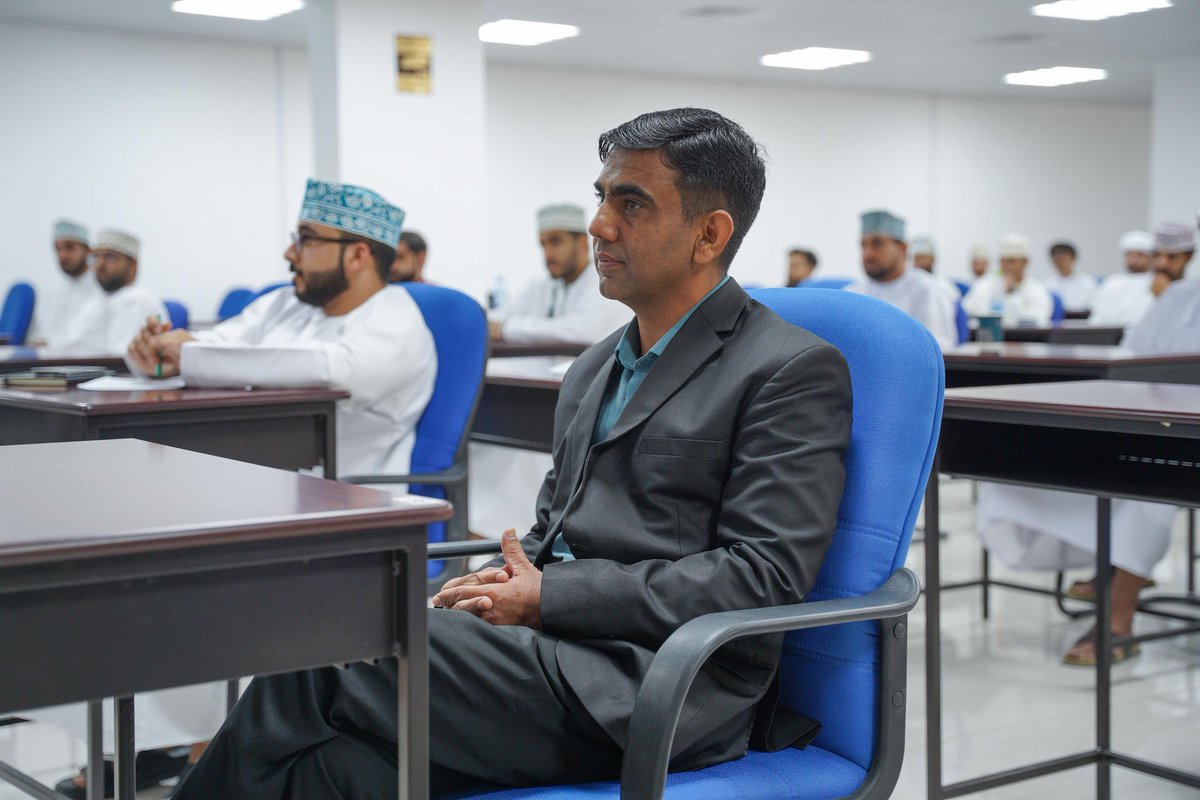 لحظات ملهمة من ورشة العمل “القصة الريادية لمصنع بلامور للطباعة ثلاثية الأبعاد” بقيادة رائدة الأعمال منار الجهوري التي أضاءت الطريق للطلبة بروح الابتكار وريادة الأعمال.