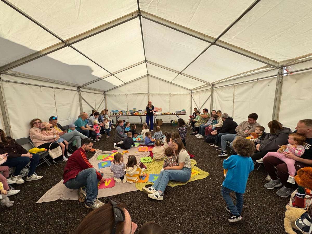 Dún Garbhán le Gaeilge (@dglegaeilge) on Twitter photo Picnic na dTeidí agus Cocaireacht le Chéile mar chuid de <a href="/WdFoodFestival/">Waterford Festival of Food</a> i mbliana 🧸🧑🍳😋
A leithéid de dheireadh seachtaine!
Go raibh maith agat <a href="/GlornanGael/">Glór na nGael</a> as ucht a bheith mar chomheagarthóirí linn arís i mbliana!
Go raibh maith agaibh Julie Anne agus Máiréad chomh maith 🥰 Picnic na dTeidí agus Cocaireacht le Chéile mar chuid de <a href="/WdFoodFestival/">Waterford Festival of Food</a> i mbliana 🧸🧑🍳😋
A leithéid de dheireadh seachtaine!
Go raibh maith agat <a href="/GlornanGael/">Glór na nGael</a> as ucht a bheith mar chomheagarthóirí linn arís i mbliana!
Go raibh maith agaibh Julie Anne agus Máiréad chomh maith 🥰
