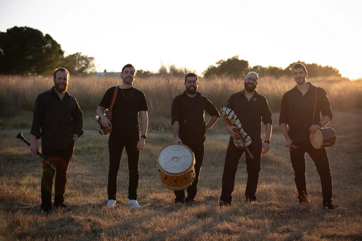 Vinga gentola, que ja heu cobrat la mesada i podeu ajudar-nos a publicar el nostre nou disc!!

verkami.com/projects/40644…