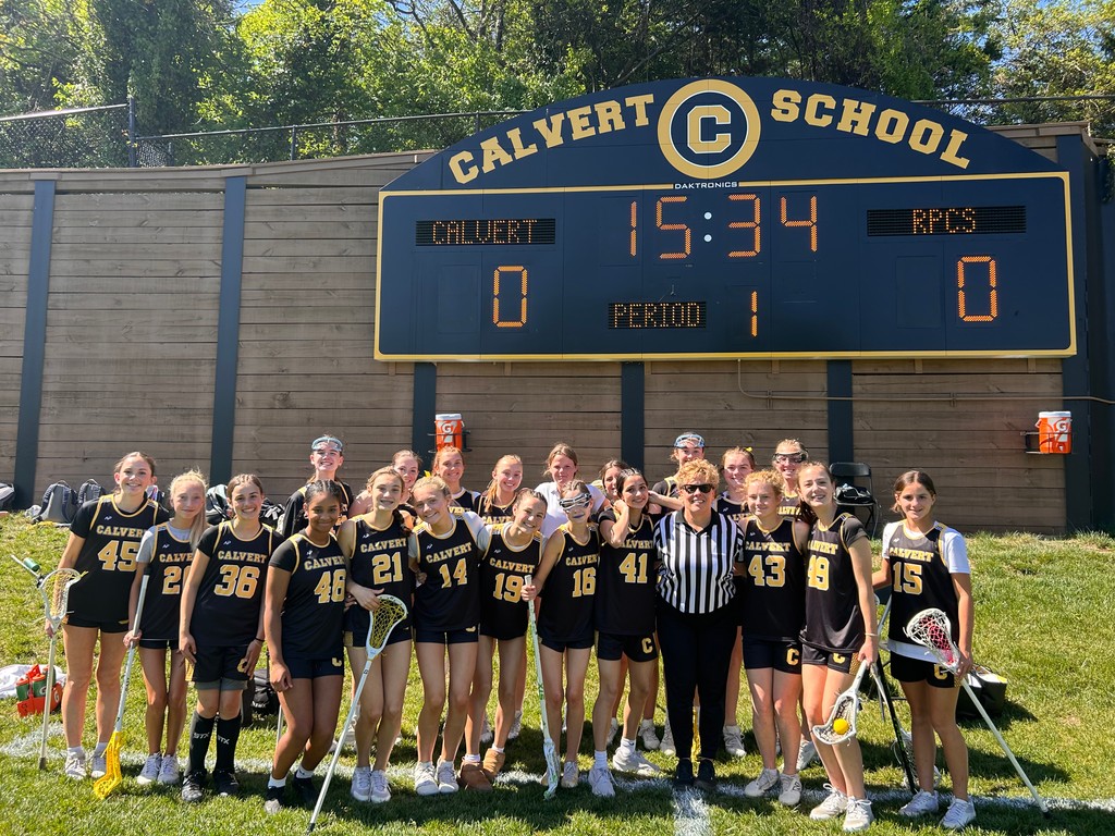 Alumna Stacy Snyder Johnson '80 returned to campus yesterday to officiate a very special lacrosse game as the Mighty Bees took on Roland Park — Stacy's high school!

Thank you to Stacy for joining us for a beautiful afternoon of LAX!🥍

#CalvertSchool #CalvertAlumni #Lacrosse