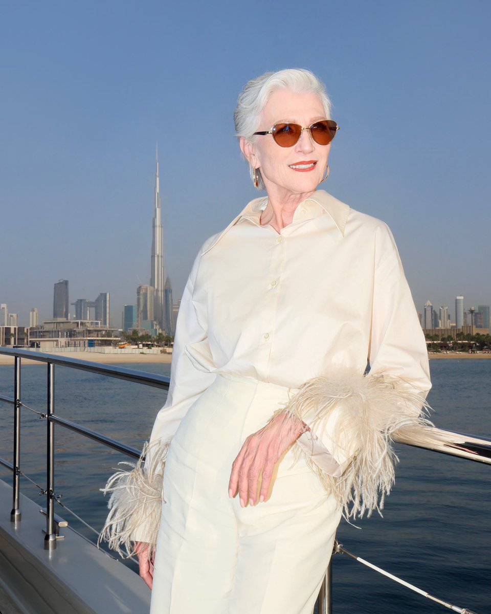 mayemusk's tweet image. Another celebration of my 77th birthday, this time in Dubai, on a boat. Thank you for a wonderful and fun time.
#AWomanMakesAPlan 📖
#ItsGreatToBe77 💪💃
