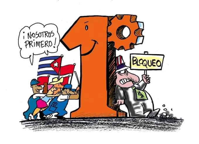 Trabajo voluntario en saludo al primero de mayo en la escultura plana de Fidel.