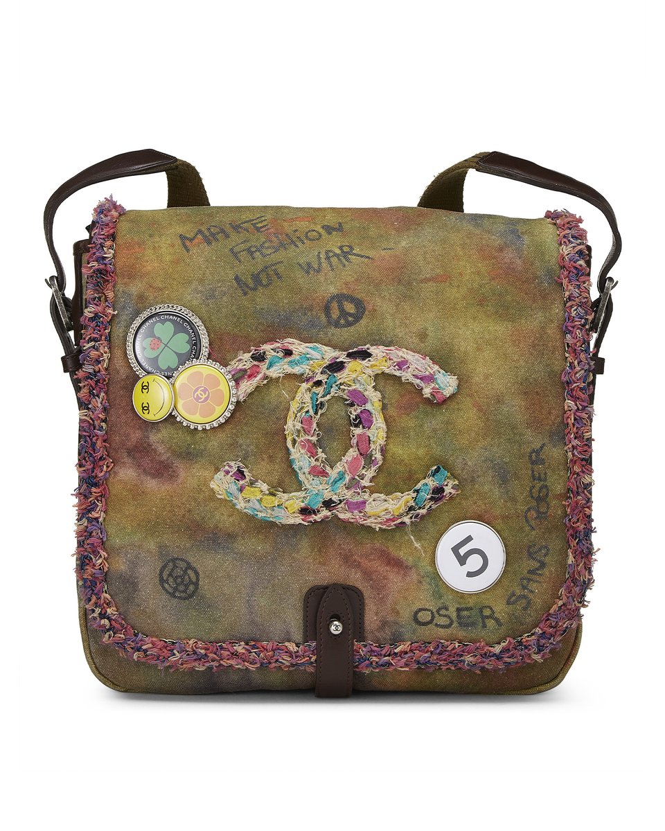 ModernNotoriety's tweet image. Vans is dropping an Old Skool inspired by Chanel's graffiti messenger bag