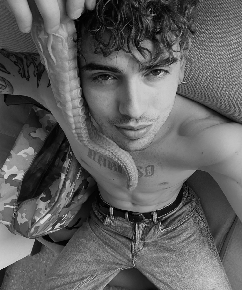 Misunderstoodboy (@misunder_tom) on Twitter photo 