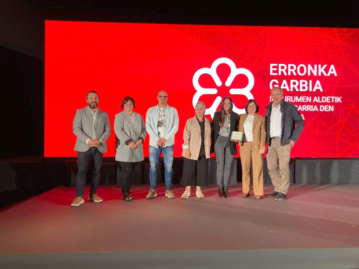 𝐁𝐢𝐳𝐤𝐚𝐢𝐚 𝐎𝐫𝐞𝐤𝐚𝐧 𝐒𝐚𝐧𝐤𝐨𝐧𝐝𝐮𝐳 Topaketan Leartibai Fundazioak errekonozimendu publikoa jaso du eskualdeko enpresen bidelagun izan eta beraien lehiakortasunean azken hiru urteetan egindako lanagatik. Eskerrik asko, ohore bat da <a href="/Bizkaia/">Bizkaiko Foru Aldundia/Diputación Foral de Bizkaia</a> #BizkaiaOrekanSakonduz #Beaz