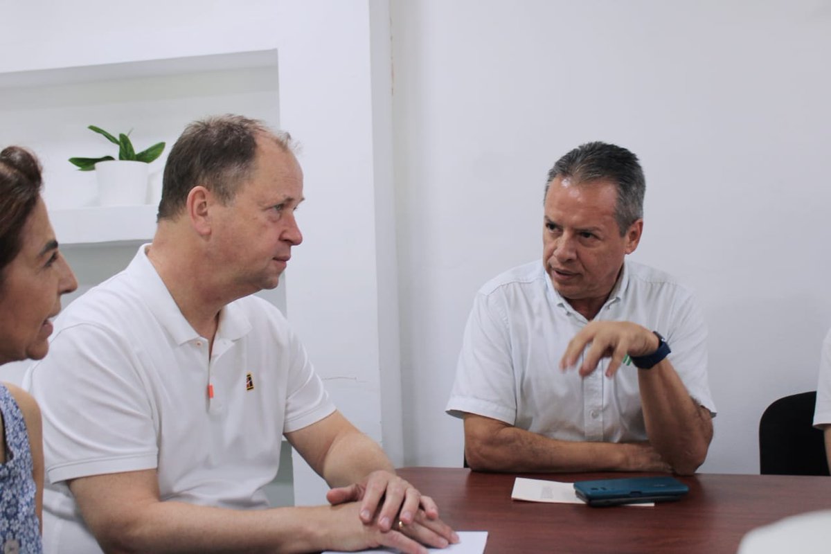 SENAenBolivar's tweet photo. El @SENAenBolivar recibió al Alto Comisionado de Acuerdos Migratorios de Alemania, Joachim Stamp, y a su comitiva. El director regional, @jaimetorradoc, lideró el encuentro, enfocado en fortalecer la cooperación y promover procesos migratorios legales. #AliadosSENA https://t.co/erYj8WdUUZ
