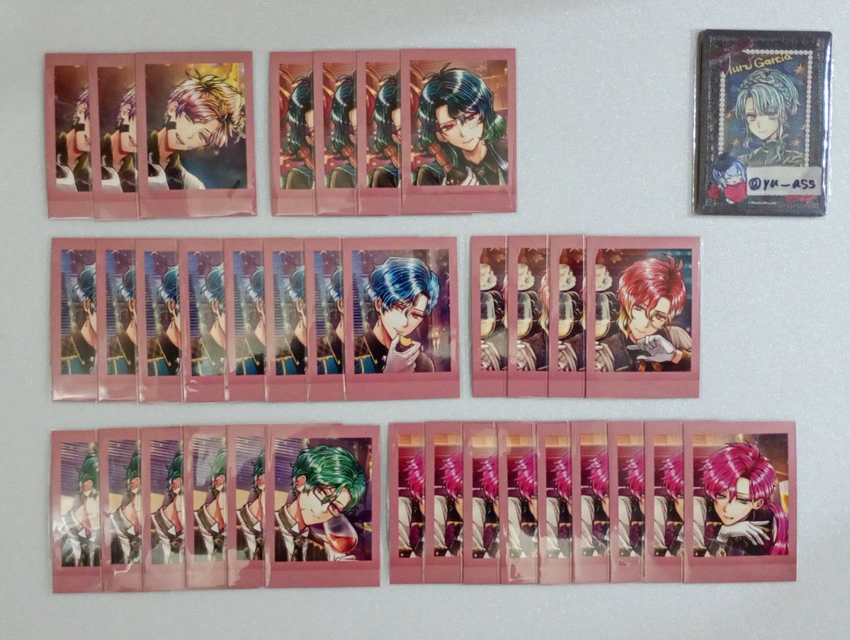 【 交換 】 悪魔執事と黒い猫　あくねこ　ぱしゃこれ　第7弾

求→　フルーレ　アモン　ボスキ さん🍷

譲→　画像の執事さん

❀箔押しの求はALTお読み頂けますと幸いです。
❀ボスキさんは友人分になります。
❀過去弾や絵柄違い,異種との交換可◎
(過去弾等はツリー記載)

よろしくお願い致します。