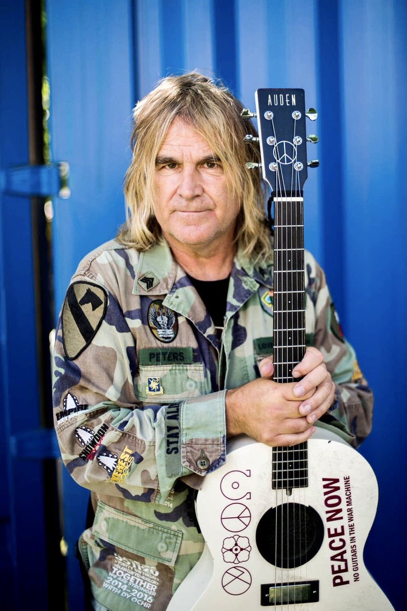 neil_hackney's tweet photo. RIP Mike Peters of The Alarm, incredibly sad news, also sang in one of my favourite bands, Big Country in recent years. https://t.co/mNLBYj2vo5