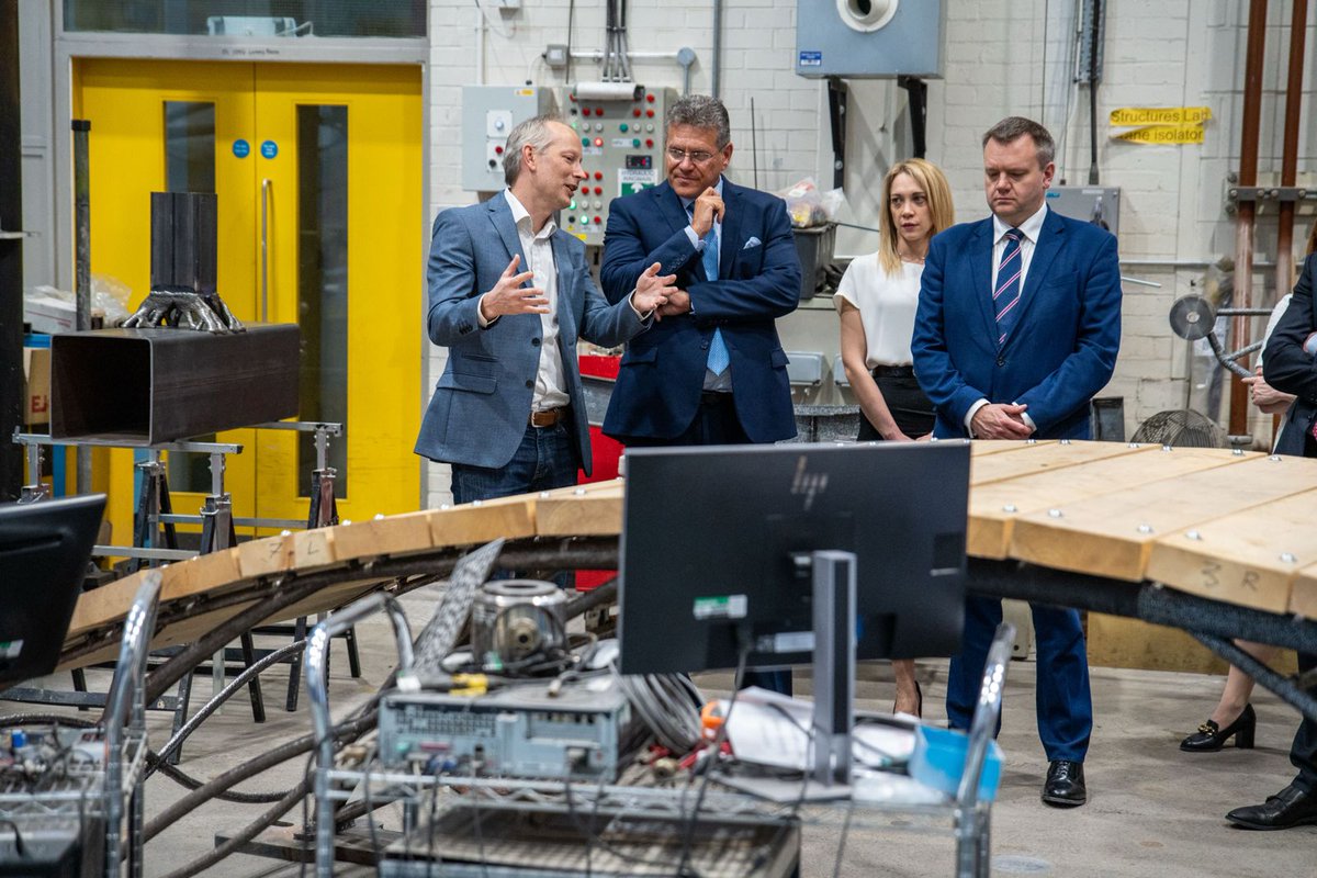 4/6 With EU-funded projects Professor <a href="/LeroyGardner10/">Leroy Gardner</a> harnesses 3D printing to produce perfectly formed steel and metal structures for large-scale infrastructures, like bridges, significantly lowering environmental impact.