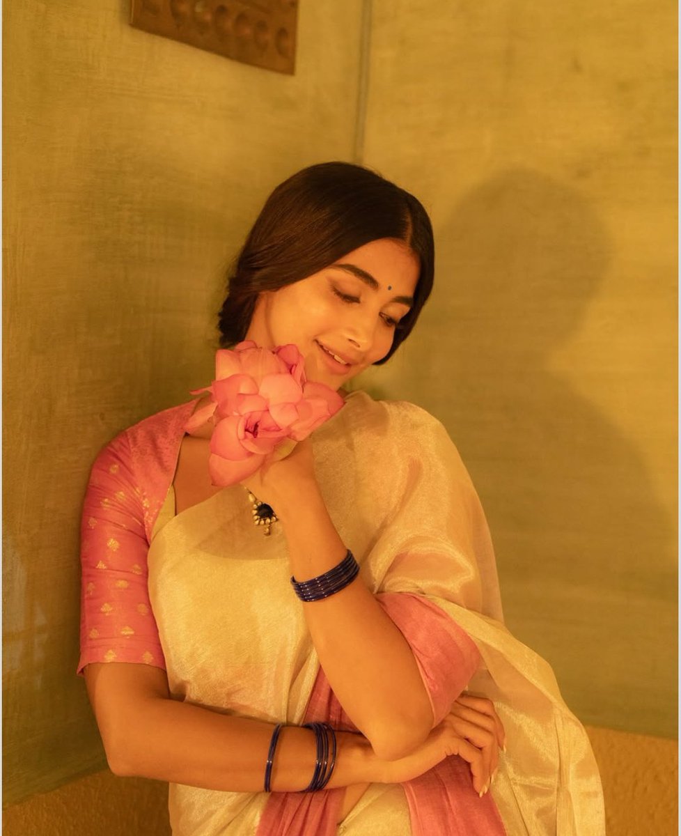 erohsik078153's tweet photo. #Poojahegde kawaii ✨🥹
@hegdepooja 💗 https://t.co/CvUwaBJmzM