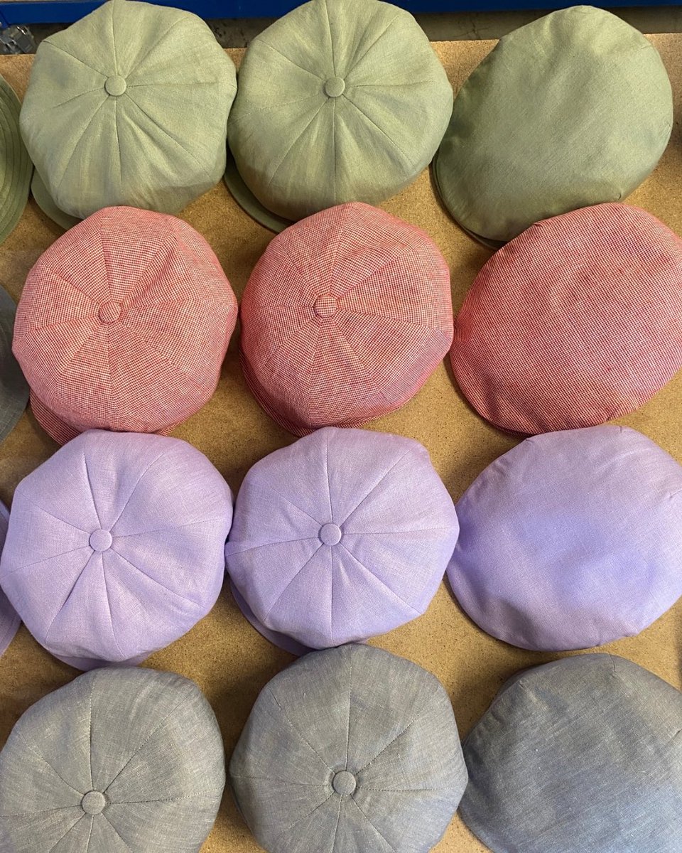 Hanna_Hats's tweet image. Our JP Cap Linen ➡ Connery Cap Linen ➡ Vintage Cap Linen in some of our new Limited-Edition Linens:

- Modern Sage
- Red &amp;amp; White Cross Hatch
- Lavender
- Grey

Explore the collection here: bit.ly/3fIgv4t

#hannahats #since1924 #flatcaps #newsboycap #irishlinen