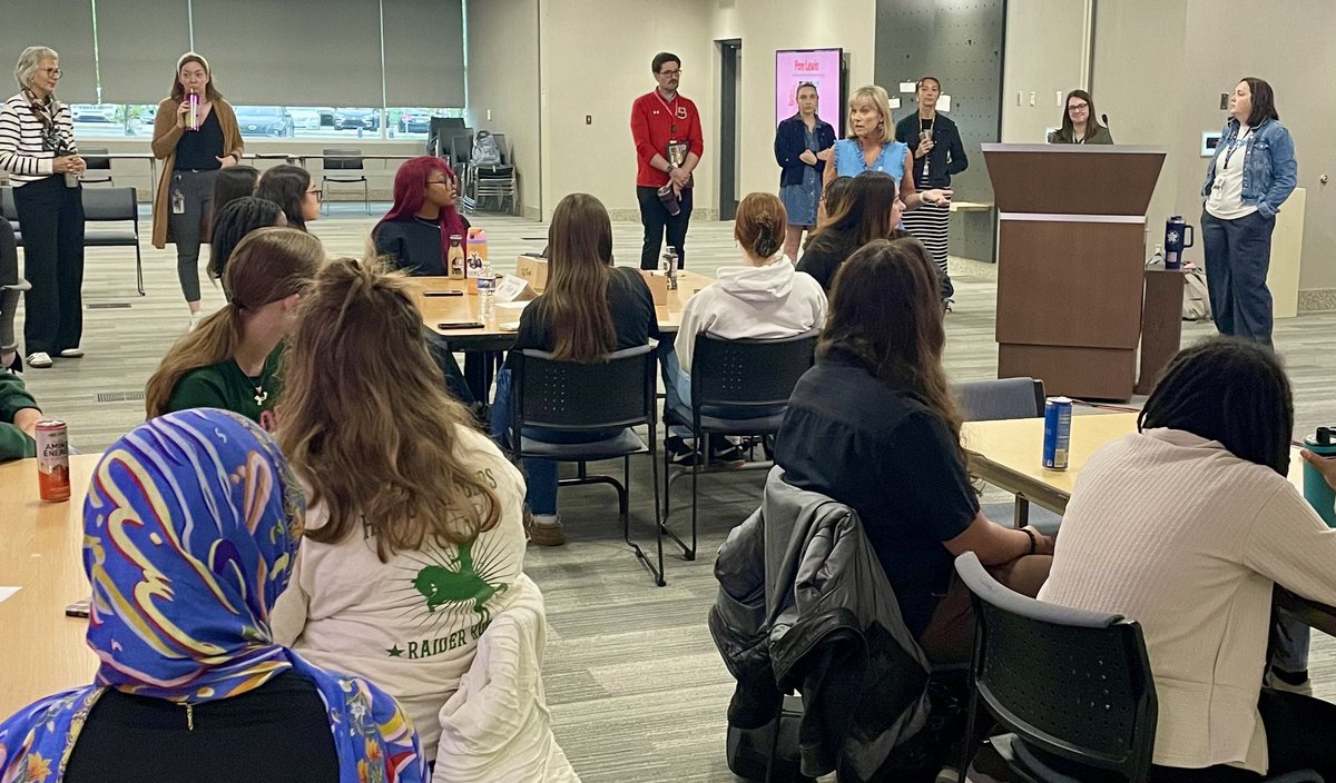 Laura Harsch tweet media